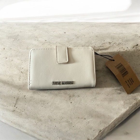 Steve Madden Ivory Wallet - Picture 2 of 3
